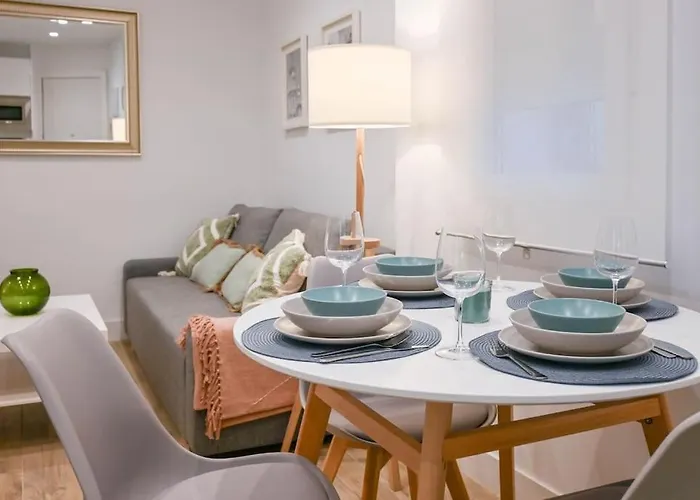 For You Rentals Apartamento Temporal Moderno En Acacias Con Excelente Ubicacion En El Centro De Madrid Pes57